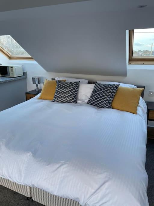 Seascape - Stylish Modern Apartment Barton on Sea Exterior foto