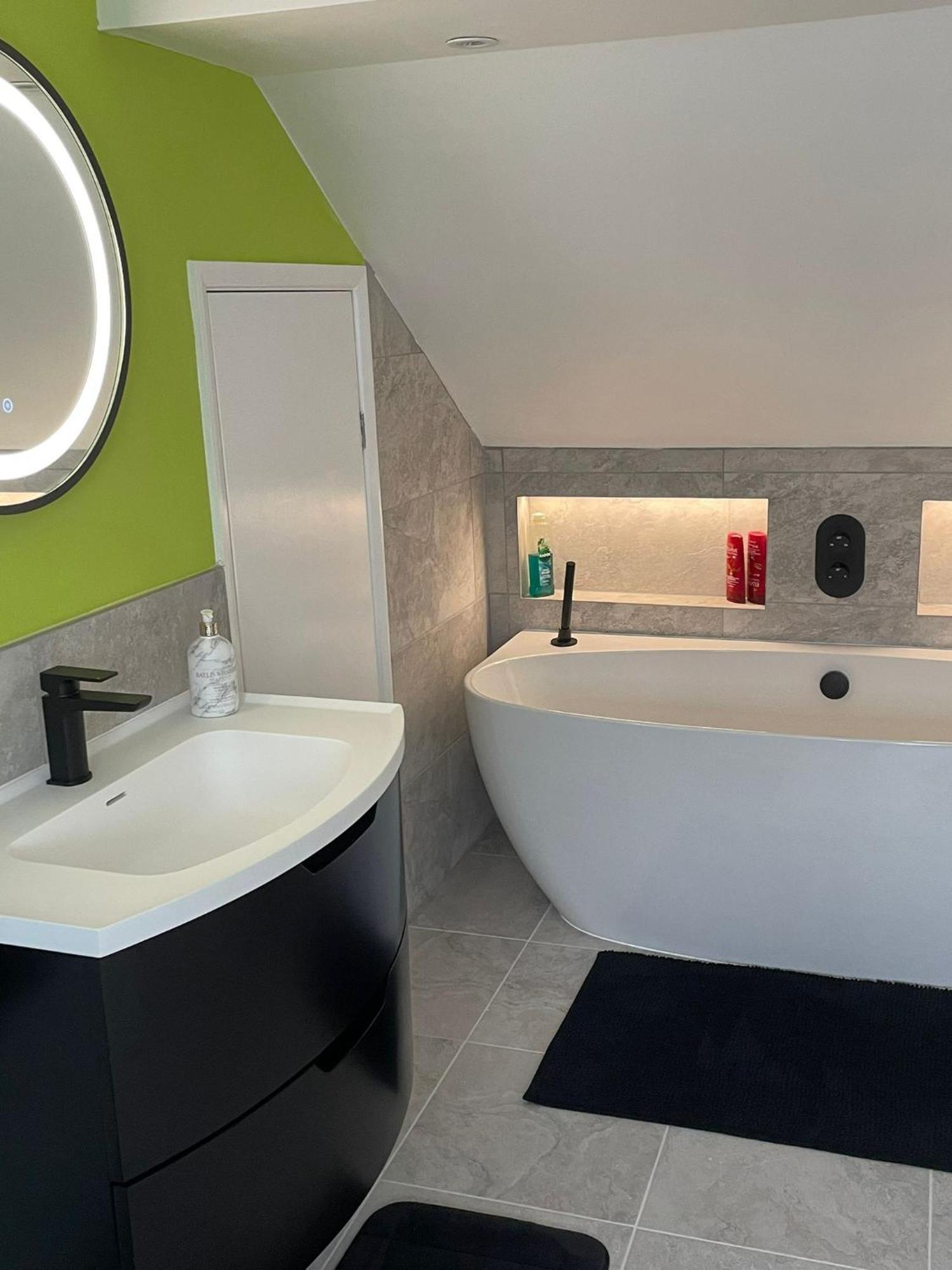Seascape - Stylish Modern Apartment Barton on Sea Exterior foto